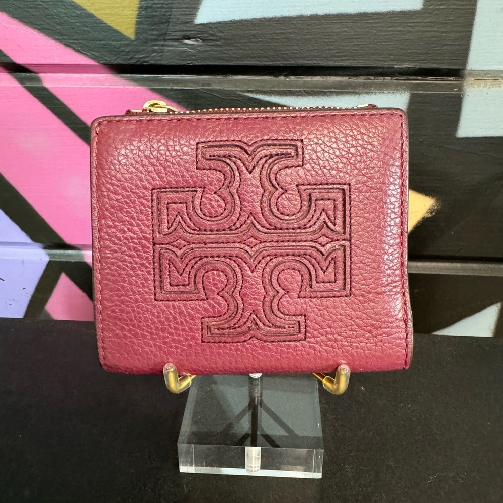 EUC Tory Burch Burgundy Bifold Wallet, retails $177